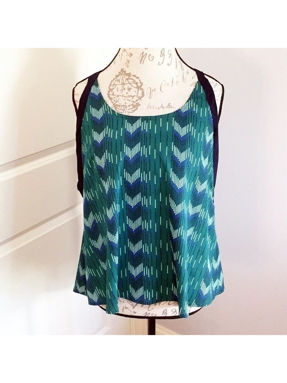 𝅺COLLECTIVE Concepts Sleeveless Top Small